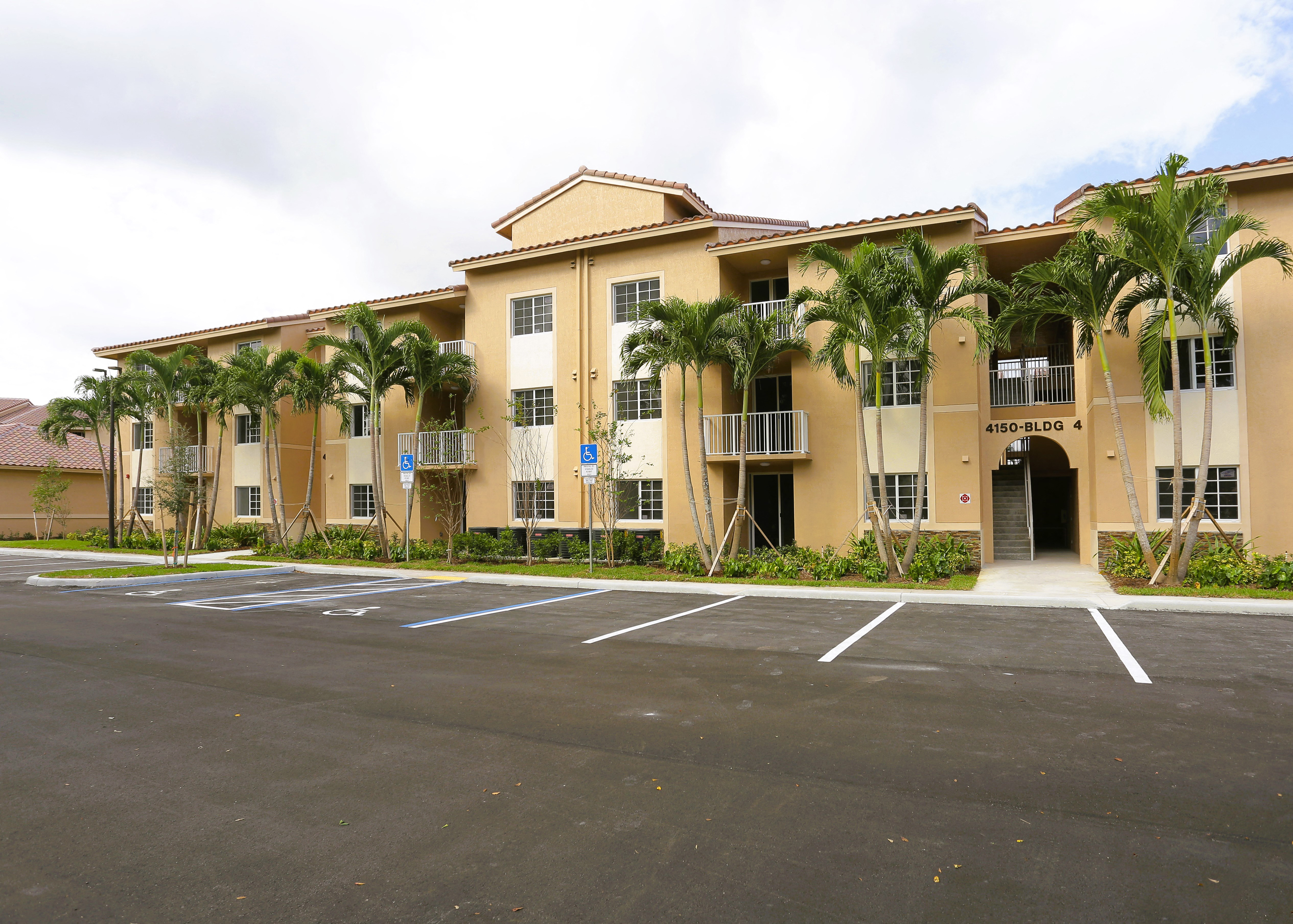 Legacy At Hollywood Apartments, 4150 Davie Road Extension, Hollywood